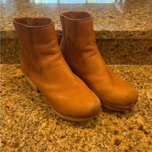 Frye Odessa Tan Leather Chelsea Ankle Boots Clogs Wooden Need TLC Repair Size 9